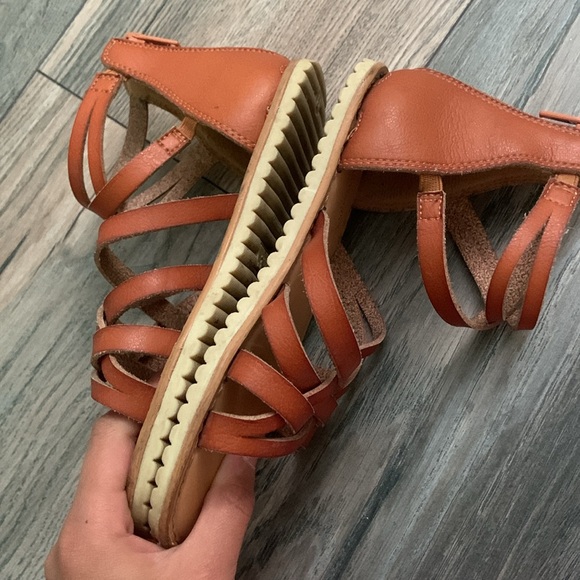 Size 13 Cat and Jack sandals - Picture 2 of 4